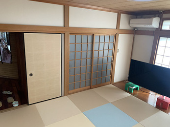 カラー豊富な清流畳と、白く明るいクロスで素敵な和室に生まれ変わりました。